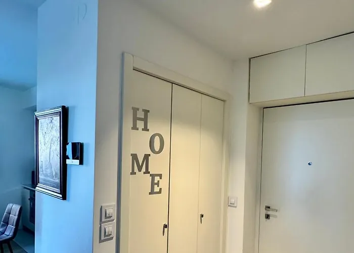 Waterfront Carmen 公寓 *